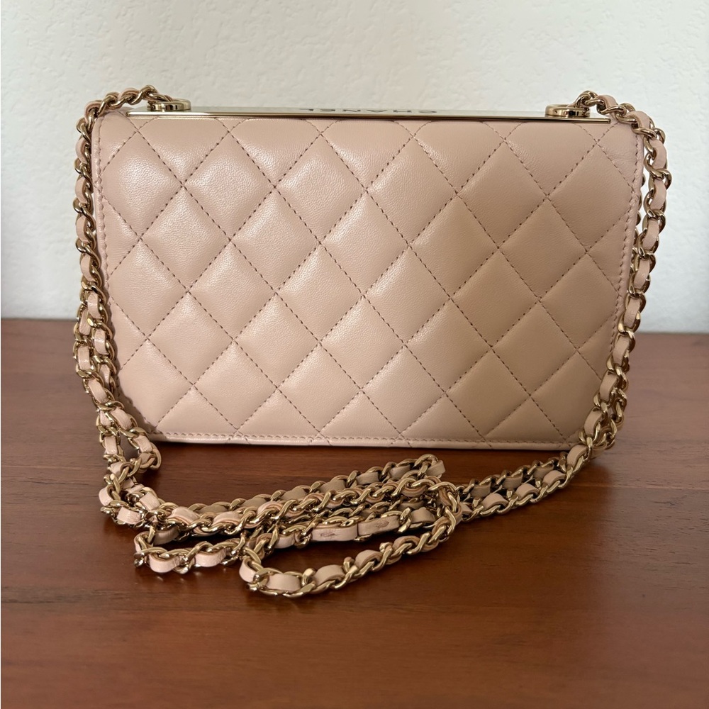 CHANEL Trendy CC Wallet On Chain WOC color: Light Beige - Picture 5 of 13